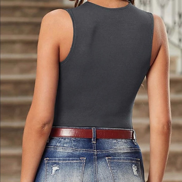 Sleeveless Gray Top, Cute Neckline, Size Med - Picture 2 of 5